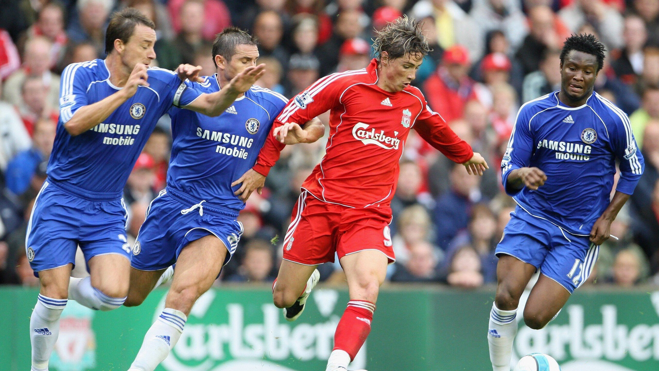 “德甲攻防大战：激烈对抗彰显球队实力”，德甲intro